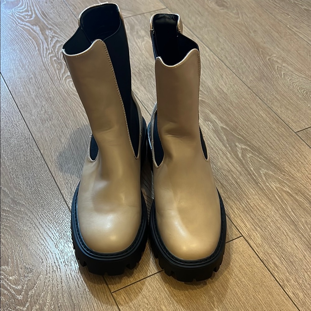 ONLY Women's Tan and Black Boots
